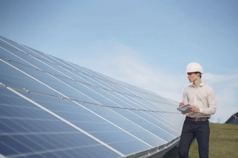 How to Choose Solar Outdoor Gadgets That Lasts